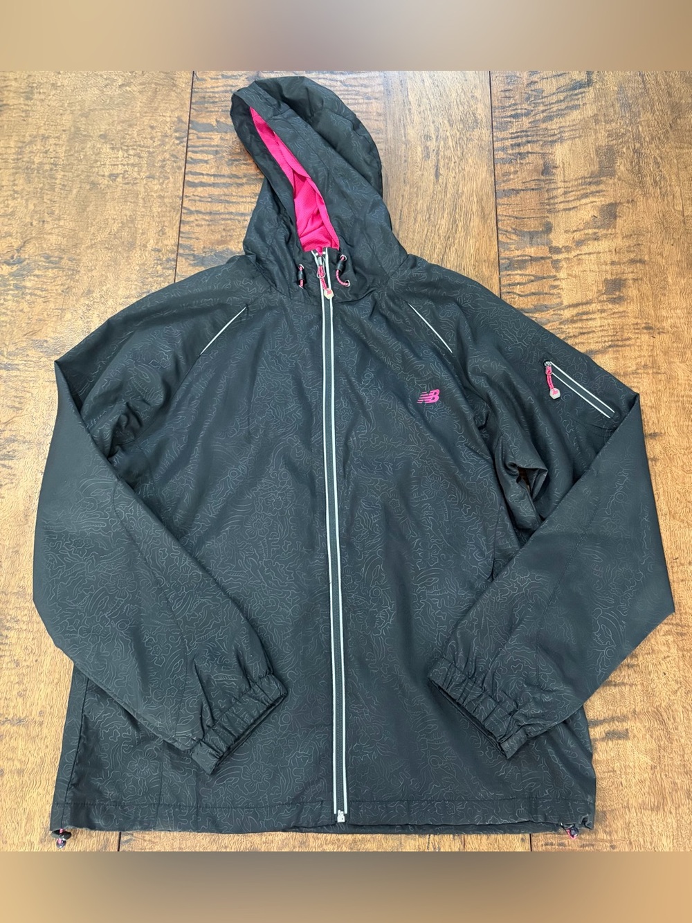 New Balance Women's Hooded Running Windbreaker Jacket L